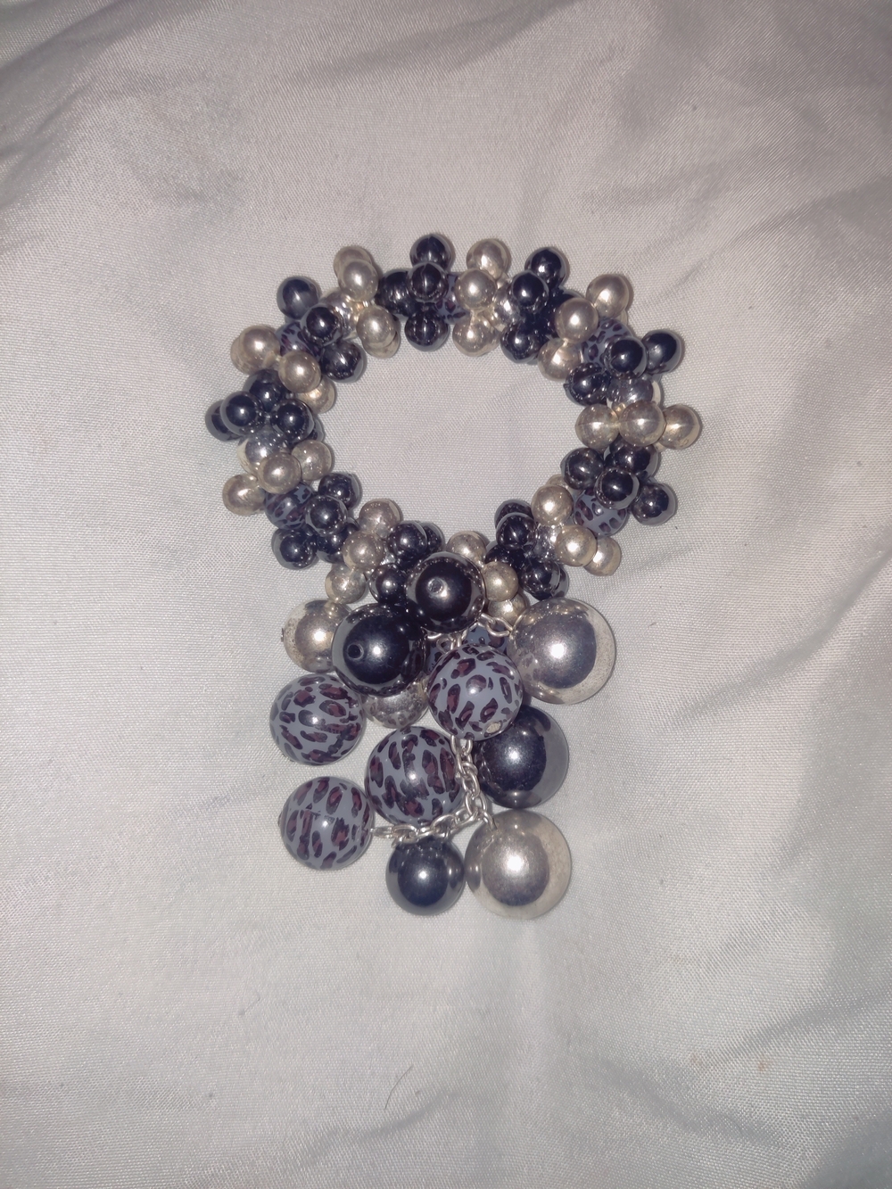 Y2K Chunky Black/Silver toned  Beaded Cluster Charm Stretch Cha-Cha Bracelet